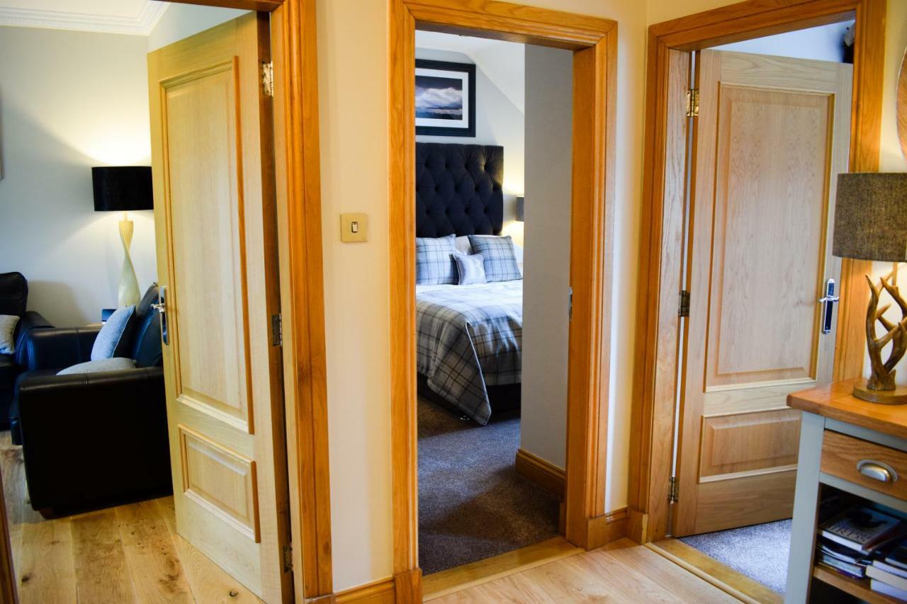 Benoch Lomond Castle Apartment Alexandria Exterior photo